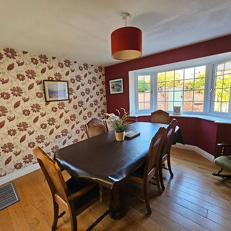Tarporley Holiday Cottage ภายนอก รูปภาพ